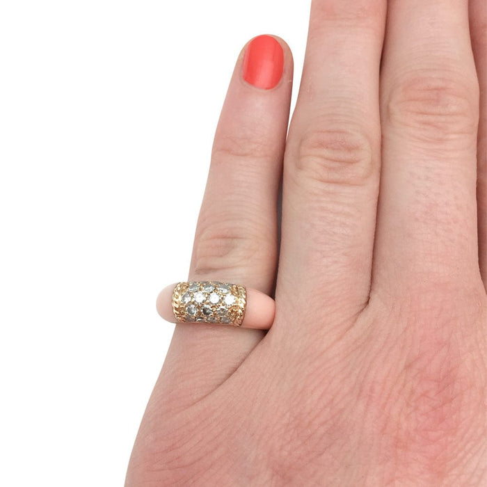 Ring 46 Van Cleef and Arpels “Philippine” ring in yellow gold, pink coral and diamonds. 58 Facettes 25908-1