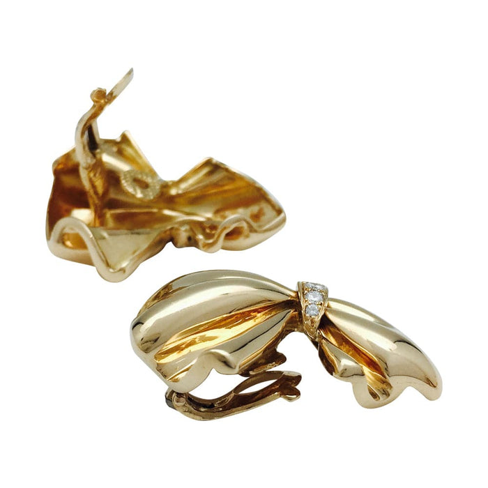 Boucles d'oreilles Van Cleef & Arpels "Noeud" en or jaune et diamants.
