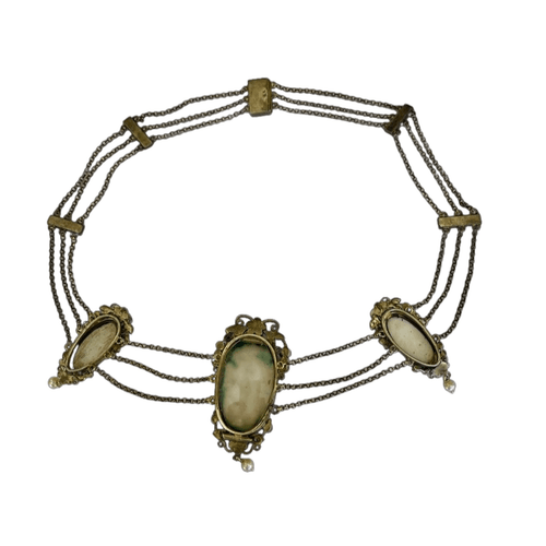 Collier Collier à Décor d'Angelots émaillés Dans Son écrin 58 Facettes 997667